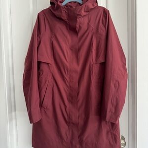 Lululemon Rain Rebel Rain Jacket size 10